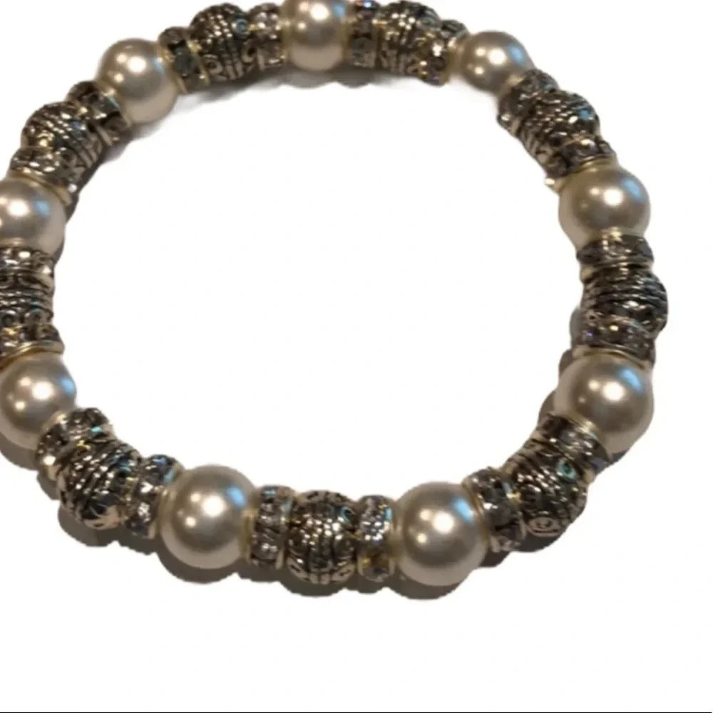 BRACELET NEW WOMENS SILVER TONE COSTUME JEWELRY PEARL PEARLS STRETCH ONE SIZE